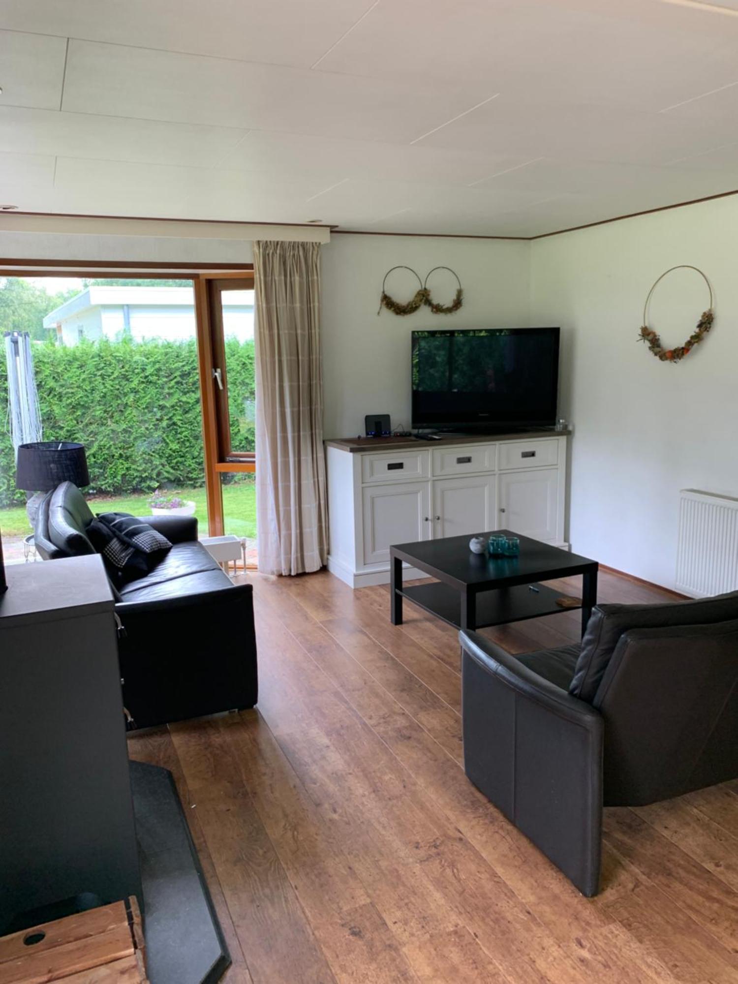 Dubbele Chalet Op Recreatiepark Topparken Op De Veluwe In Beekbergen Met Grote Vrije Tuin En Eigen Parkeerplaats 部屋 写真