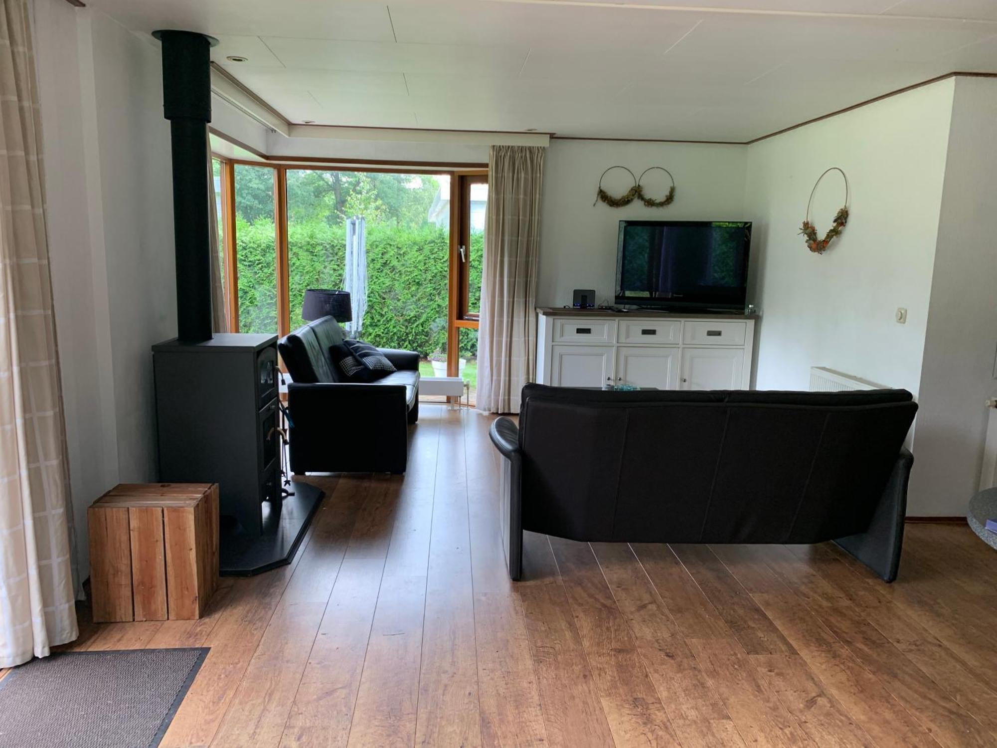 Dubbele Chalet Op Recreatiepark Topparken Op De Veluwe In Beekbergen Met Grote Vrije Tuin En Eigen Parkeerplaats 部屋 写真